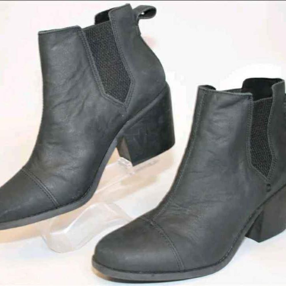 New Toms Everly Womens Black Nubuck Heels Chelsea Ankle Boots Size